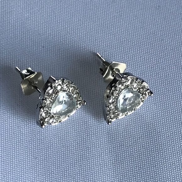 New! Silver CZ Heart Studs - Picture 4 of 8